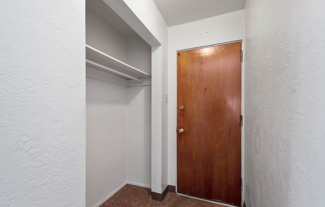 2 beds, 1 bath, 800 sqft, $1,299, Unit 2117 Brownsville Road - B11