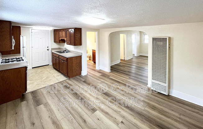 3622 W PIKES PEAK AVE