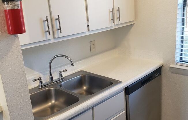 Studio, 1 bath, 393 sqft, $781, Unit 218