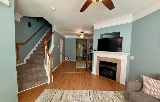 617 ELM AVE