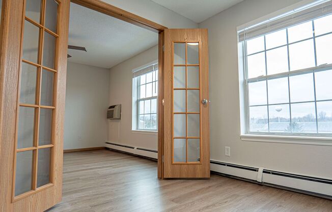 1 bed, 1 bath, 693 sqft, $1,400, Unit 99-210