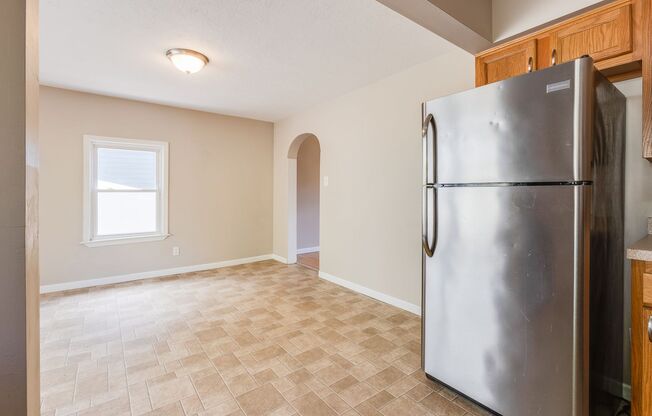 3 beds, 1 bath, $1,525, Unit Mt Washington