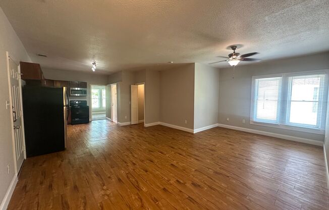 2 beds, 2 baths, 946 sqft, $1,600, Unit Unit 4