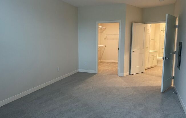 1 bed, 1 bath, 943 sqft, $1,375, Unit 236