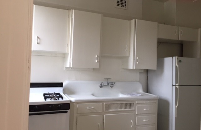 1 bed, 1 bath, 550 sqft, $1,600, Unit 814