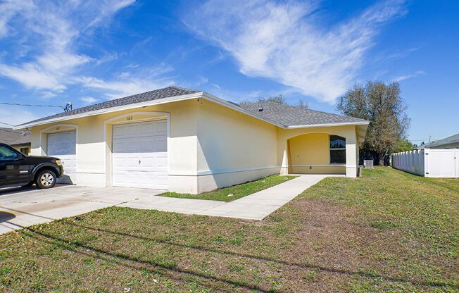 Updated Duplex Two beds+den, two baths in Cape coral
