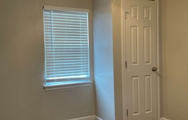 50% Deposit! Updated 2BR w/ Granite Counters, Wood Floors & Prime Location Near Shopping