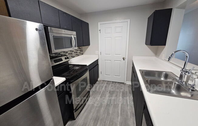 2102 FAIRINGTON RDG CIR