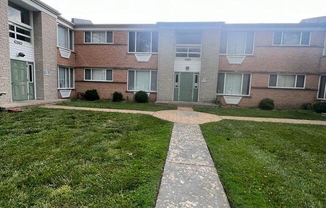 7414-7418 Building - Olian Apartments