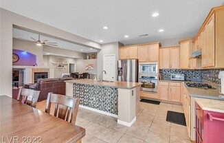 1048 LUSH HILLSIDE CT