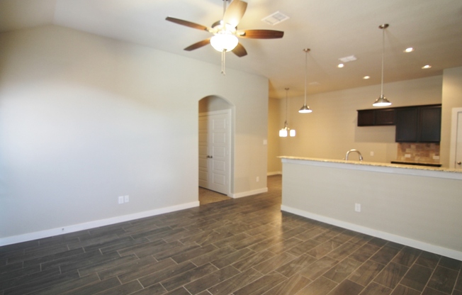 3 beds, 2 baths, $1,595