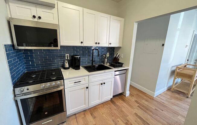 1 bed, 1 bath, $2,000, Unit 634 George 1