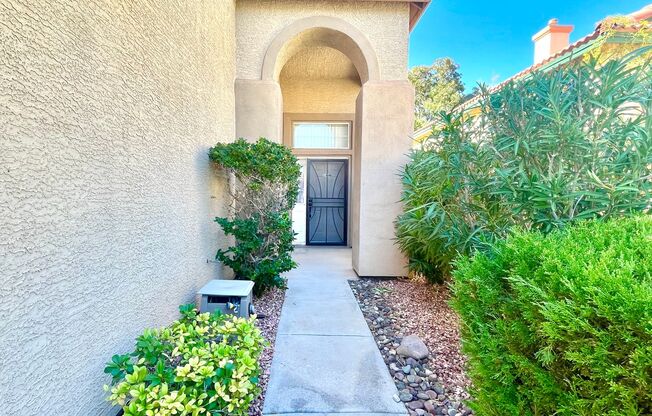 **$800 OFF MOVE IN BY 12/12/25**Spacious 3 Bedroom, 2.5 Bath Home with No HOA and Modern Finishes