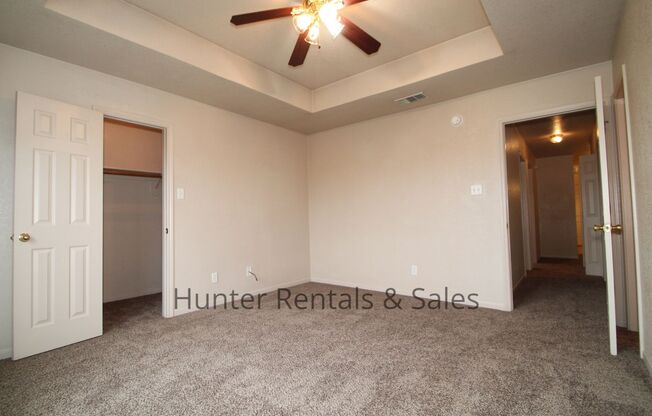 3 beds, 2 baths, $1,200, Unit Unit B