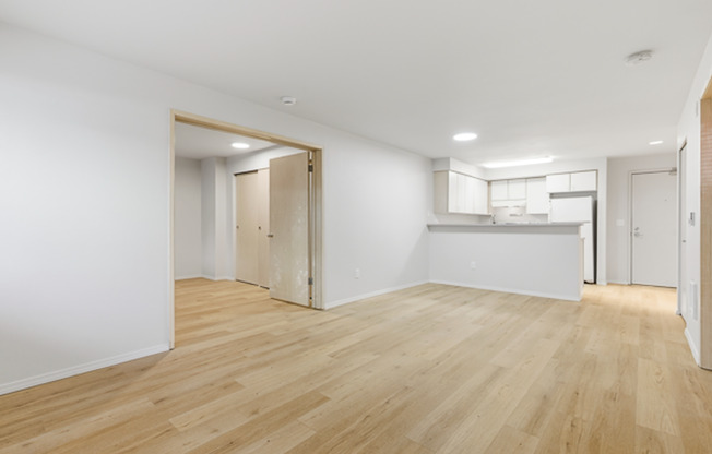 2 beds, 1 bath, 850 sqft, $2,350, Unit 104