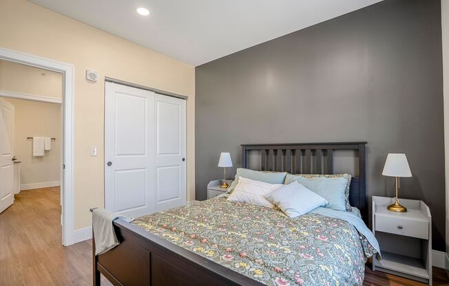 1 bed, 1 bath, 569 sqft, $1,199, Unit 140 Emmaus Rd.