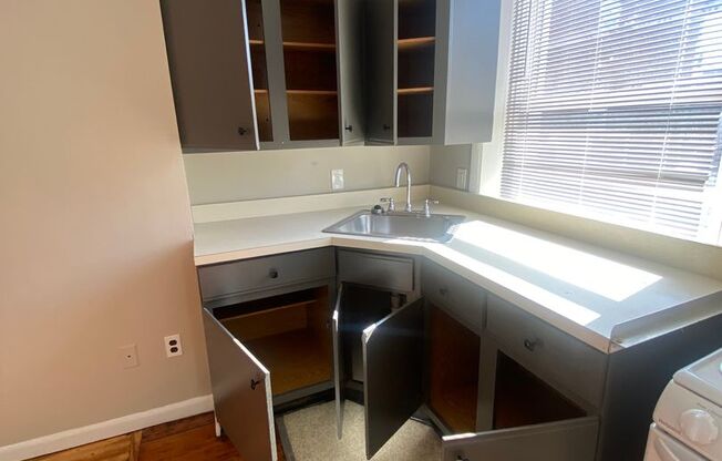 Studio, 1 bath, 307 sqft, $1,020, Unit 3A