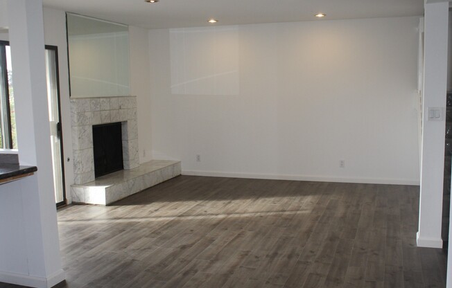 Waterfront 3 Bedroom and 2 1/2 Bath Home in Foster City in Shell Cove