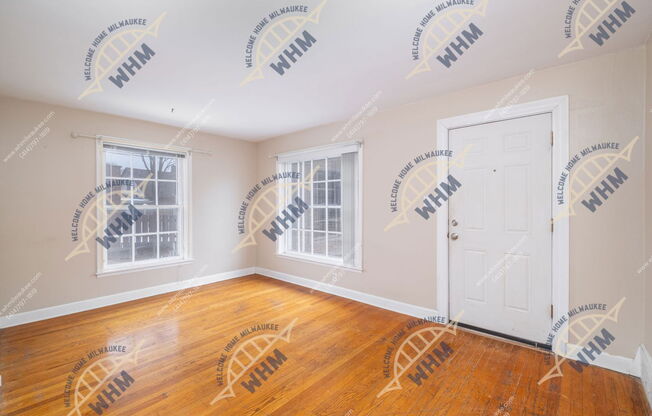 3258 S KINNICKINNIC AVE