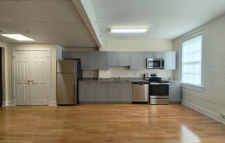 Cozy 1BR in historic Bingham Place building on North St in Bristol!