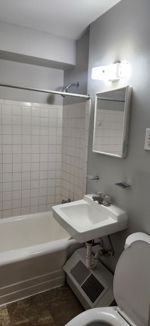 Studio, 1 bath, 600 sqft, $1,200, Unit 1031