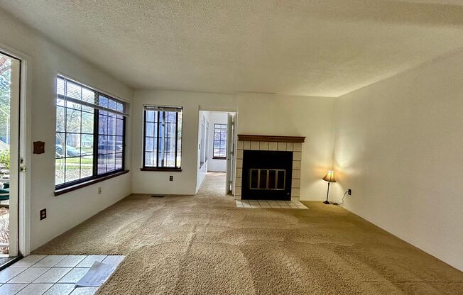 2 Bedroom Condo with Attached Garage in Gunbarrel