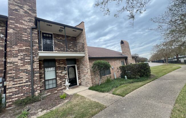 4 bedroom, 3 bathroom townhouse located in Baton Rouge, LA.