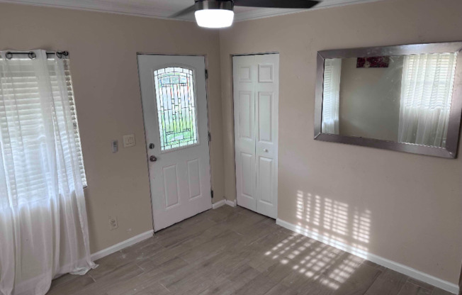 4208 W SALLE