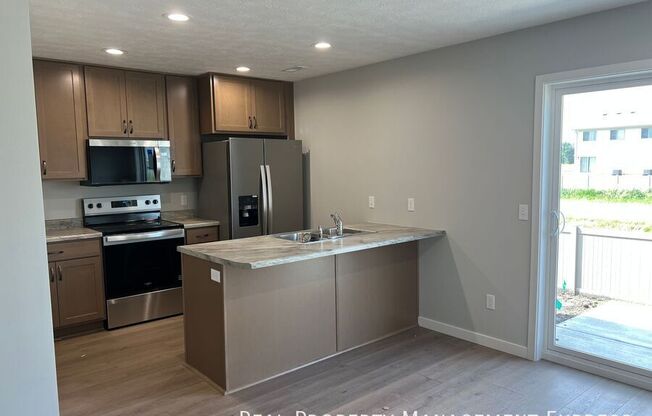 9664 W TUNIS DR