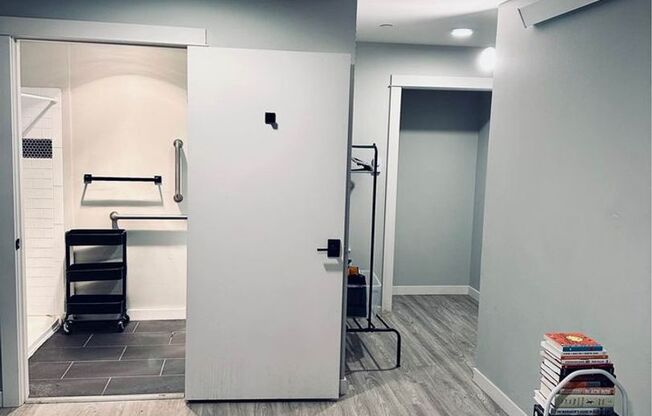 Studio, 1 bath, 278 sqft, $1,195, Unit 102