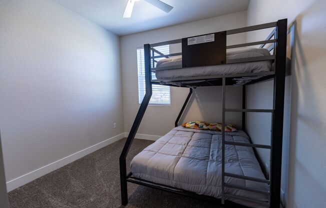 4 beds, 3 baths, $3,500, Unit 206