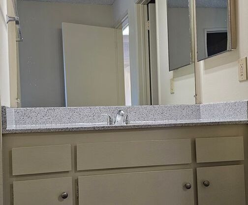 1 bed, 1 bath, 650 sqft, $2,000, Unit 326