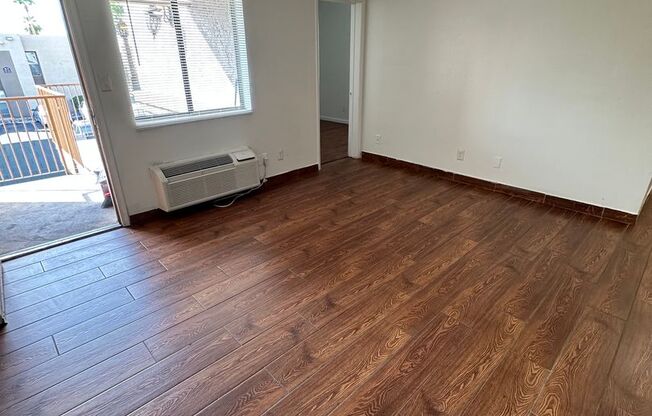 2 beds, 1 bath, 702 sqft, $1,175, Unit 6-2050