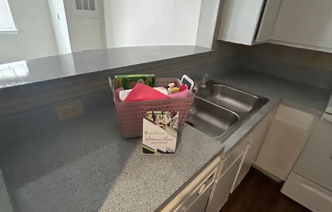 1 bed, 1 bath, 616 sqft, $903