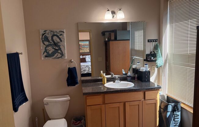 2 beds, 2 baths, 926 sqft, $1,600, Unit 301