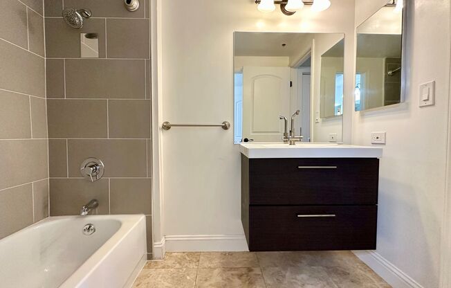 1 bed, 1 bath, $2,400, Unit # 2102