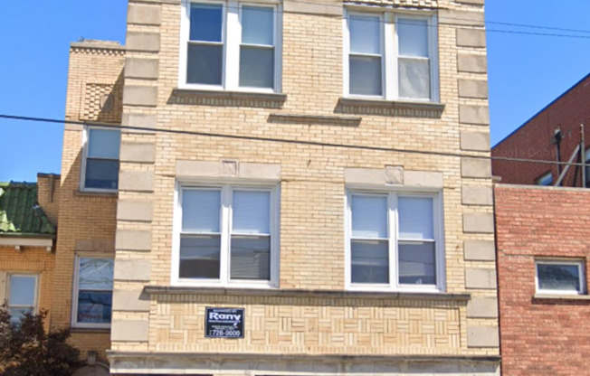 2944 Montrose