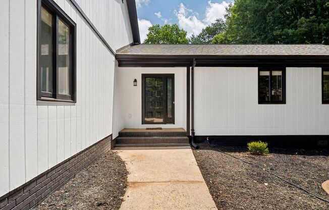 Completely updated 4/4 Lake Norman home in Sherrils Ford