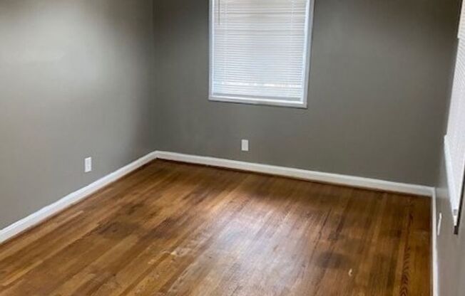 3 beds, 1 bath, $999