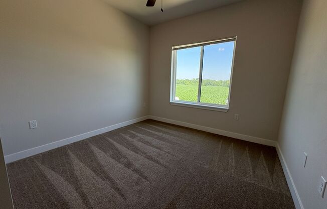1 bed, 1 bath, 885 sqft, $1,645, Unit 5117-103