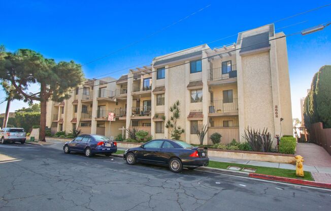 2 beds, 2 baths, $3,250, Unit Signal View