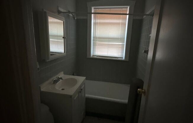 8101 S Ingleside