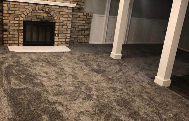 Single Family Home - River Views - Updated Finishes!