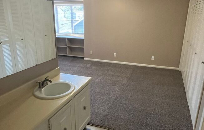 2 beds, 2 baths, 1,068 sqft, $1,319, Unit 7524-07