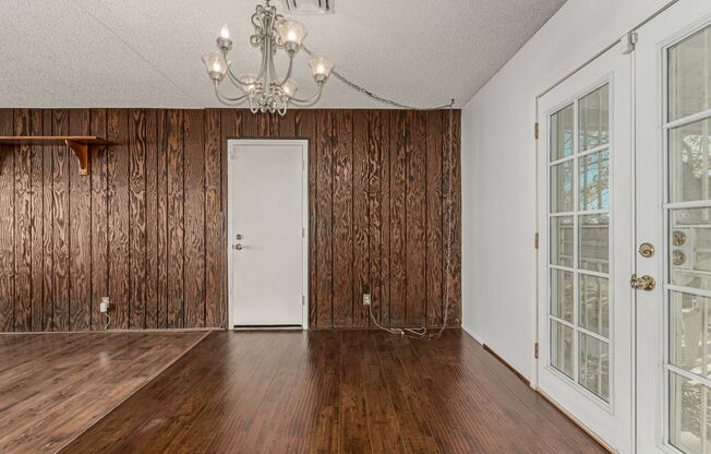 Well maintained Single Story Home in the heart of Las Vegas!