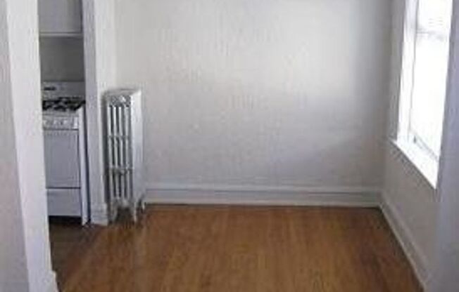 Studio, 1 bath, 275 sqft, $1,375, Unit 409