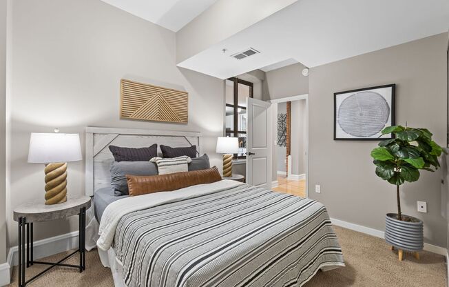 1 bed, 1 bath, 884 sqft, $1,190, Unit #207