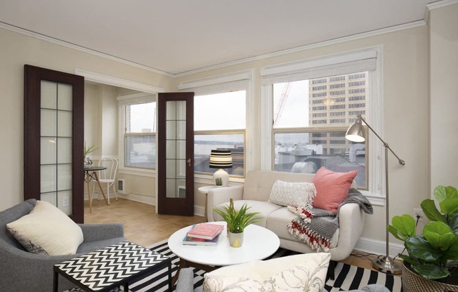 Spacious Living Room with Large, Oversized Windows at Malloy Apartment Homes, Seattle, WA, 98105