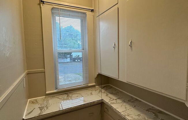 1 bed, 1 bath, $995