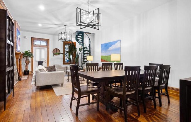 Lease this 2.5 story home in Historic Soulard